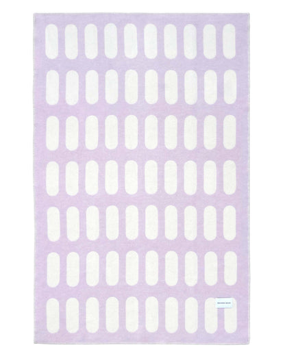 Wolldecke von Maison Deux in den Farben Lila und Weiss, Rückseite