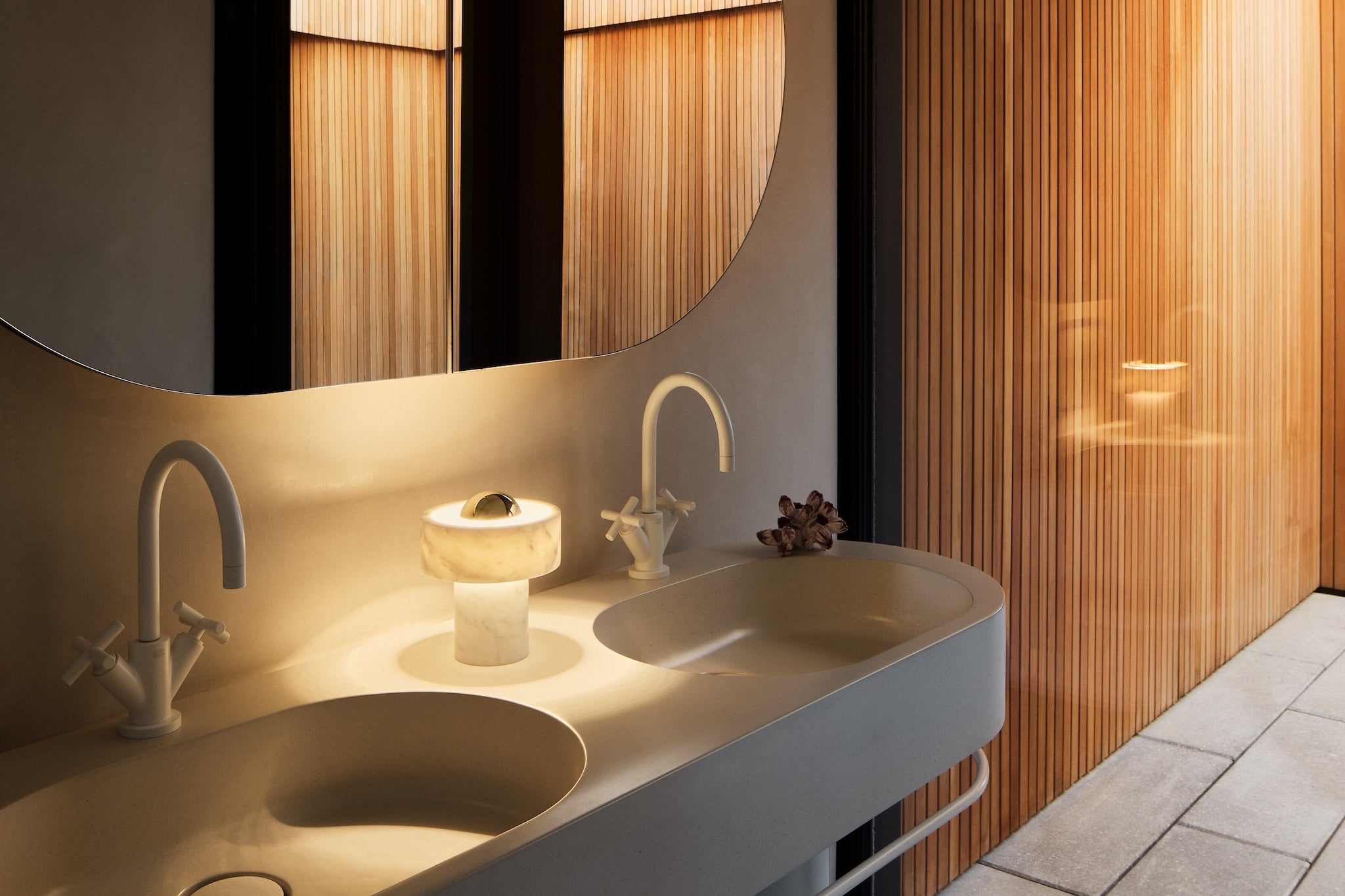 Badezimmer Tom Dixon - Stone Portable Table Lamp with Silver Dome