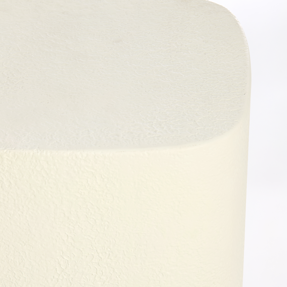 Kompakter Beistelltisch SEDDON in Creme und Holzbraun von Light & Living, mit einer nachhaltigen Materialmischung.