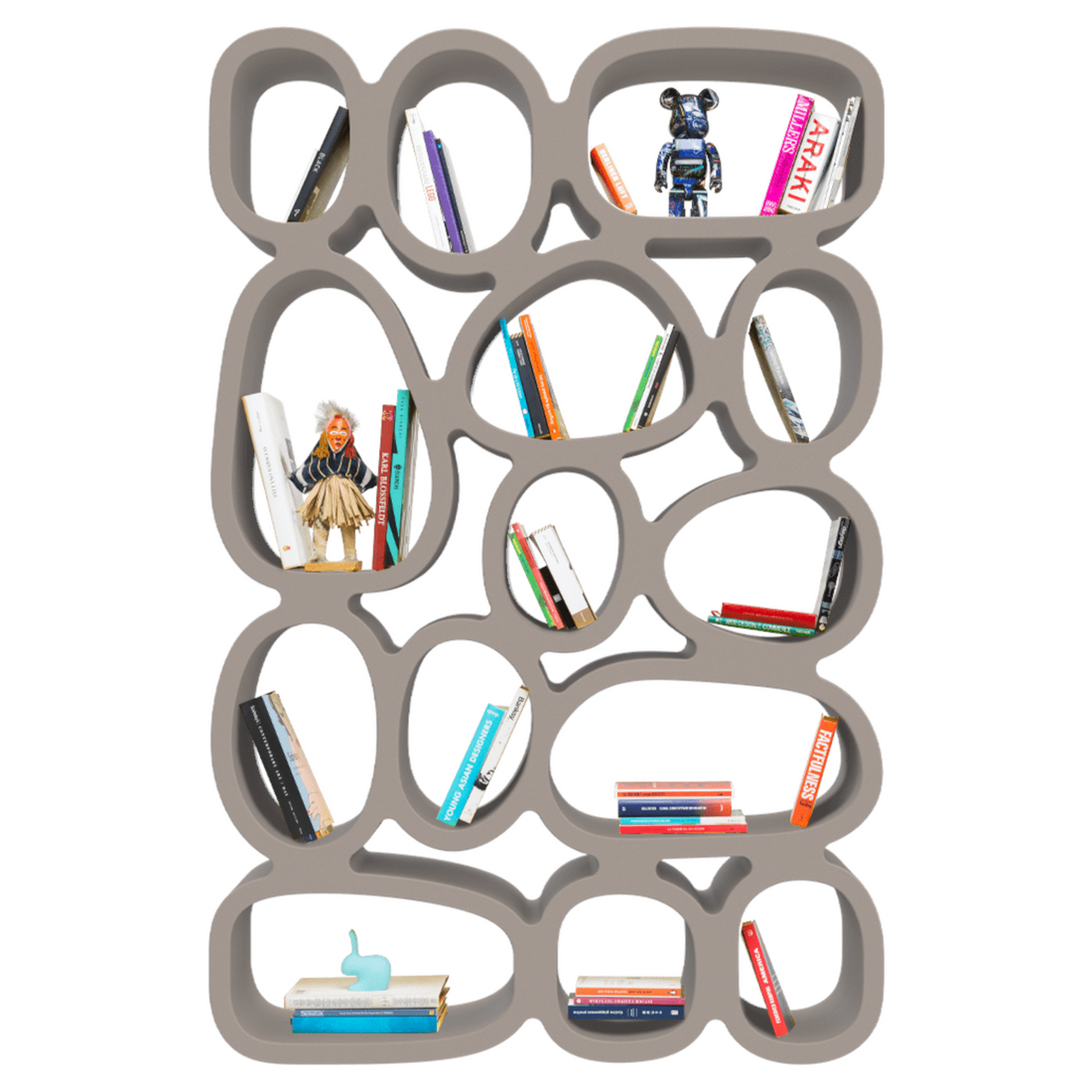 KOIBUCHI Regal in Dove Grey als freistehendes Designelement.