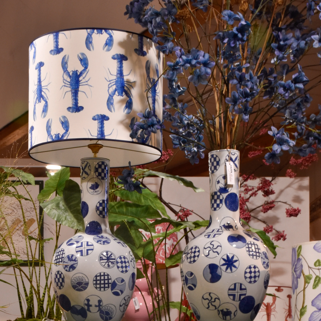 Lámpara de mesa BLUE CIRCLES, langosta azul-blanca