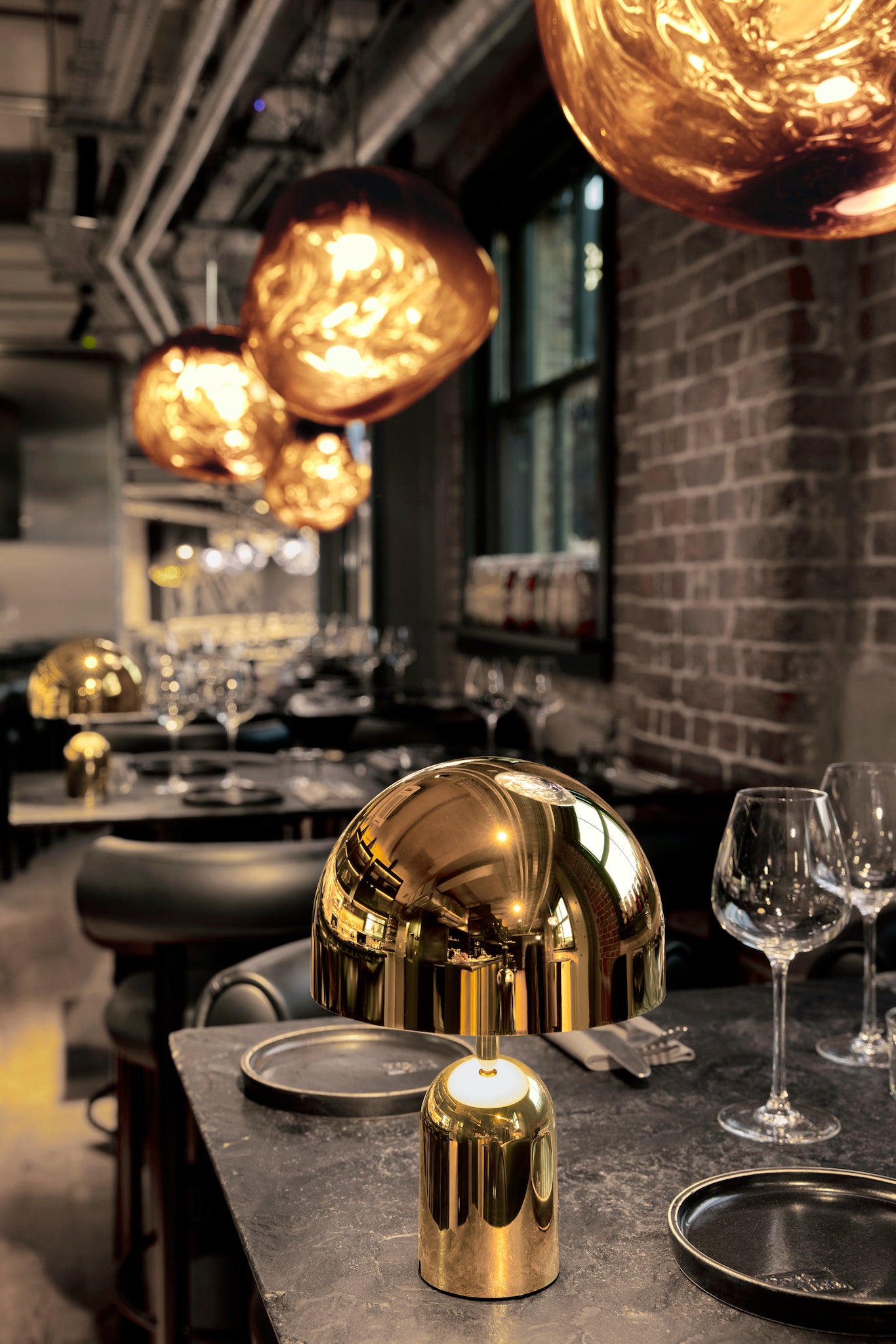 Bar &amp; Gastronomie Tom Dixon - portable light Bell in gold