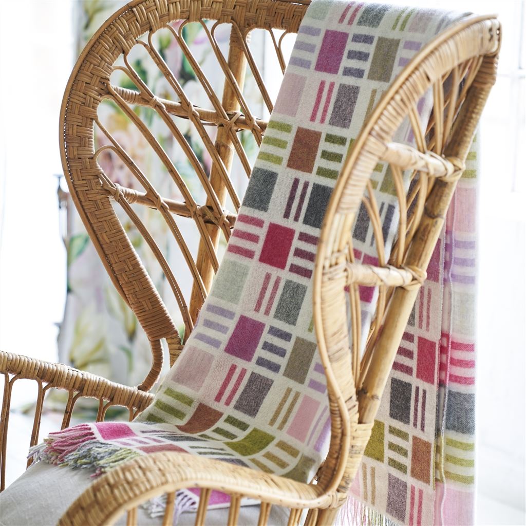 Merinowolldecke BRAINBRIDGE PEONY von Designers Guild