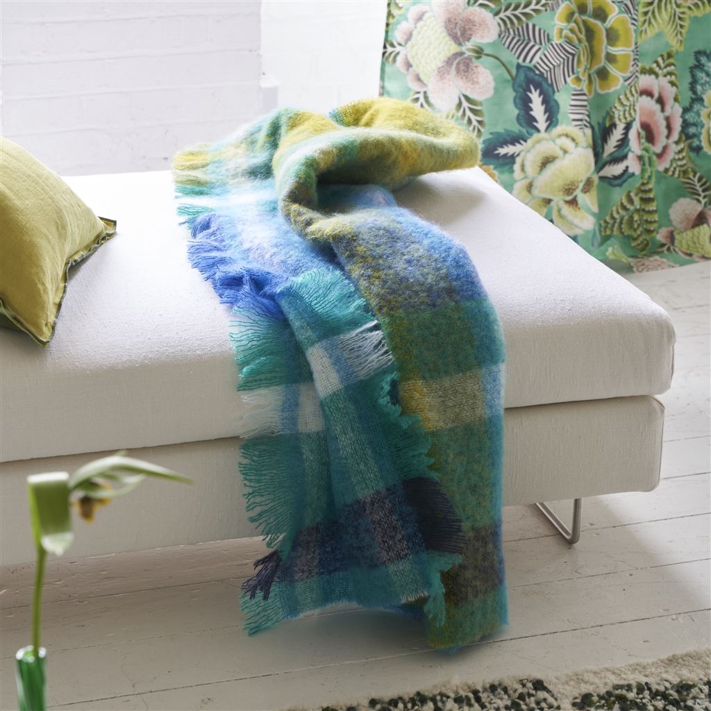 Mohair-Wolldecke FONTAINE COBALT von Designers Guild