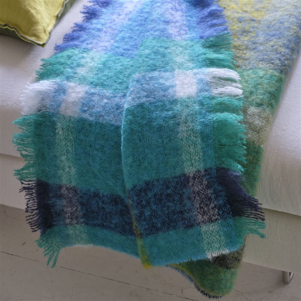 Mohair-Wolldecke FONTAINE COBALT von Designers Guild