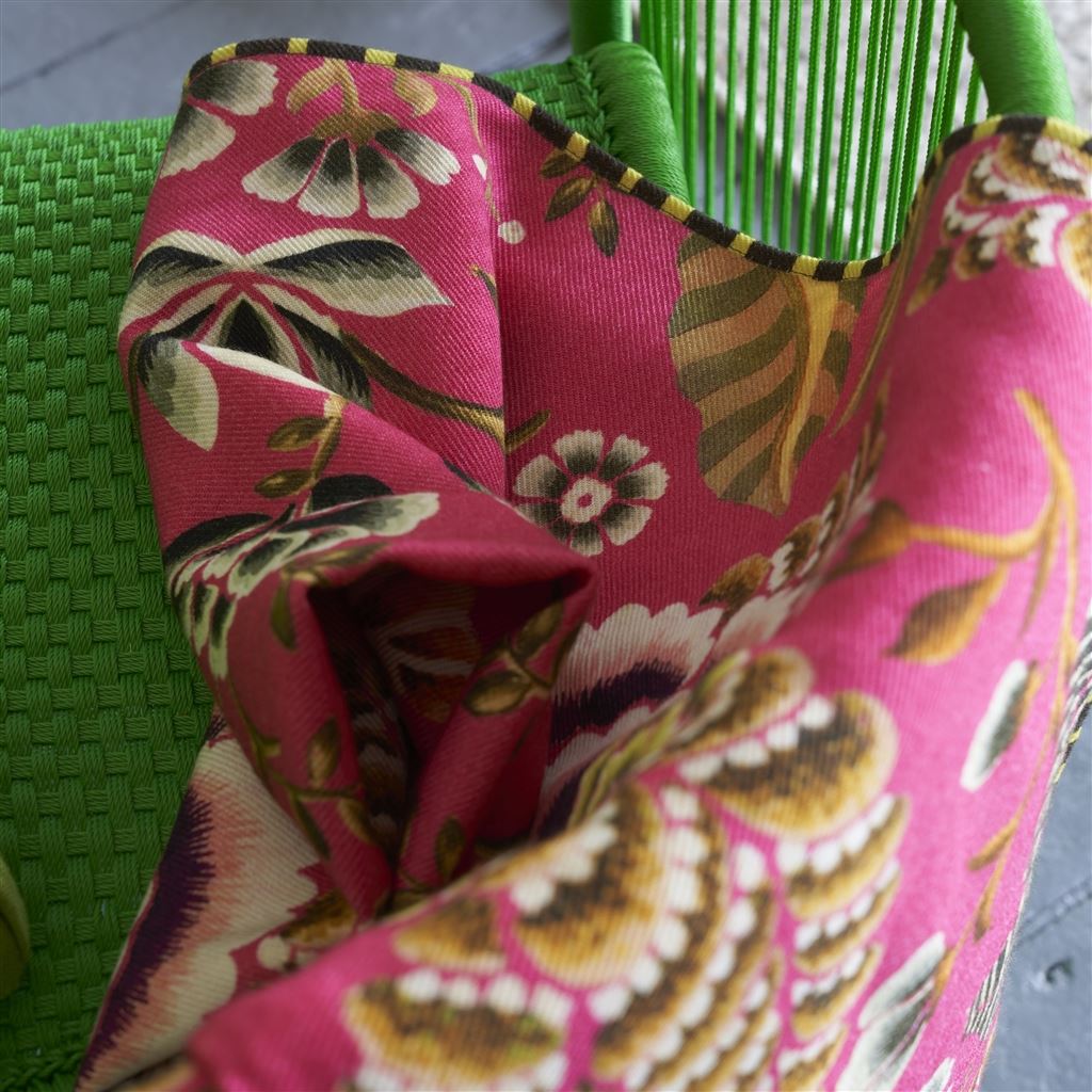 Merinowolldecke ROSE DE DAMAS CERISE der Marke Designers Guild