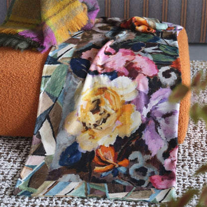 Merinowolldecke TAPESTRY FLOWER DAMSON der Marke Designers Guild