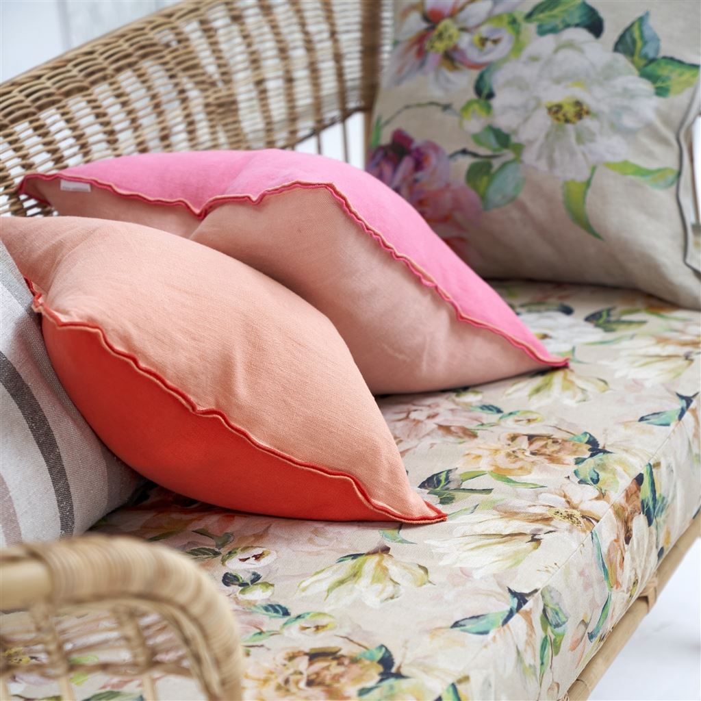 Kissen BRERA LINO HIBISCUS &amp; PEACH der Marke Designers Guild