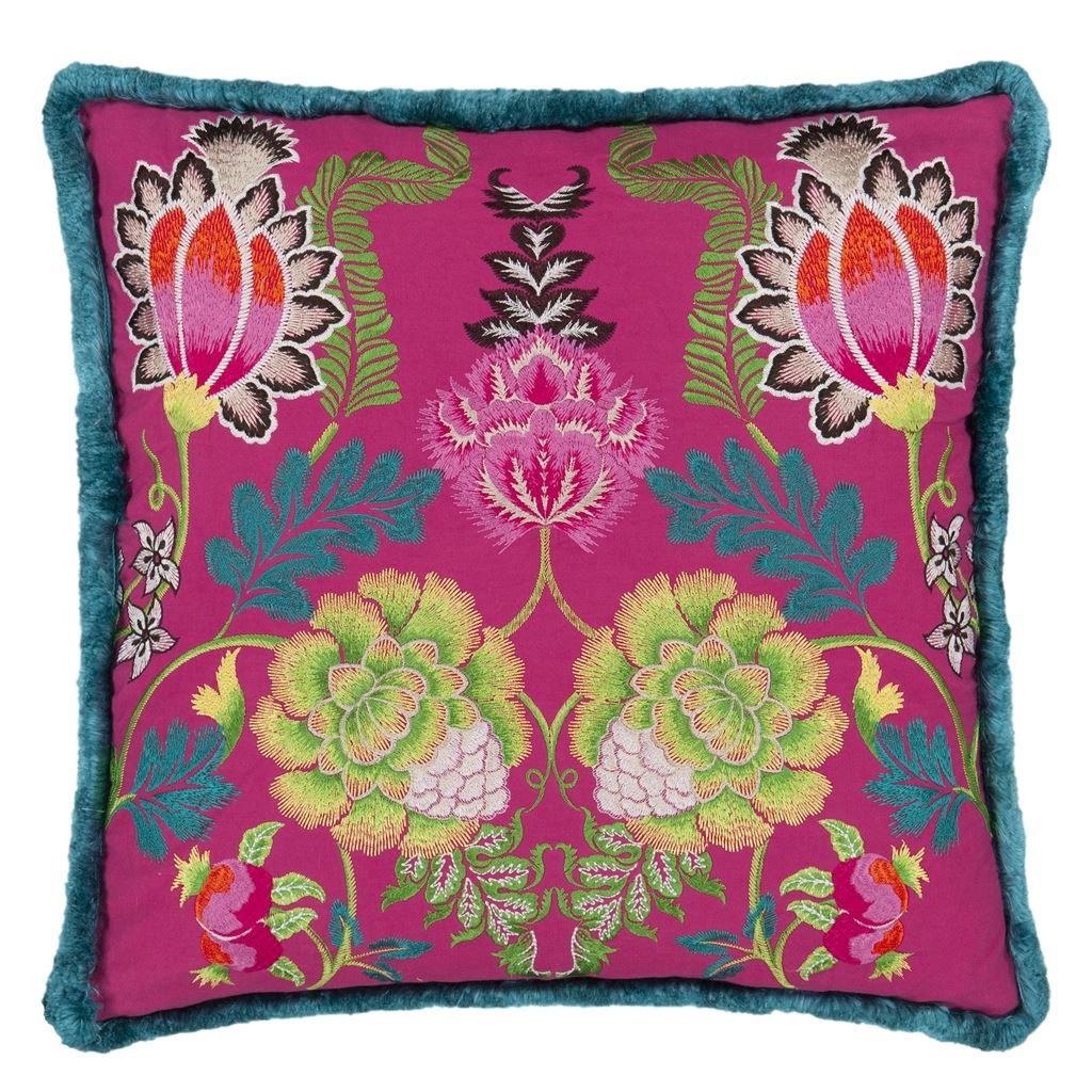 Kissen BROCART DECORATIF EMBROIDERED CERISE der Marke Designers Guild