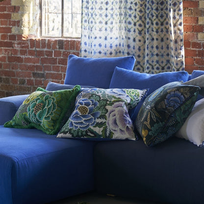 Kissen BROCART DECORATIF VELOURS INDIGO der Marke Designers Guild