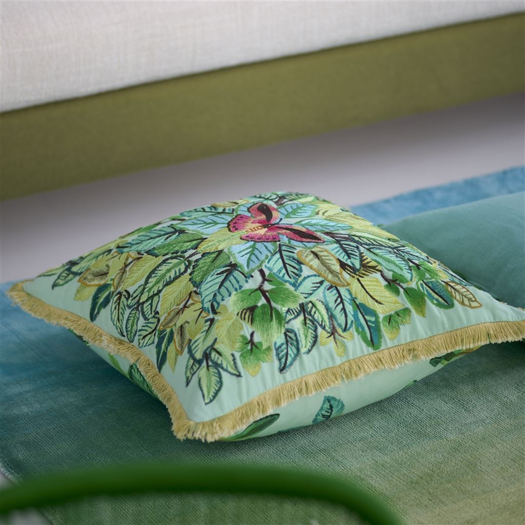 Kissen CELASTRINA EMBROIDERED TURQUOISE der Marke Designers Guild