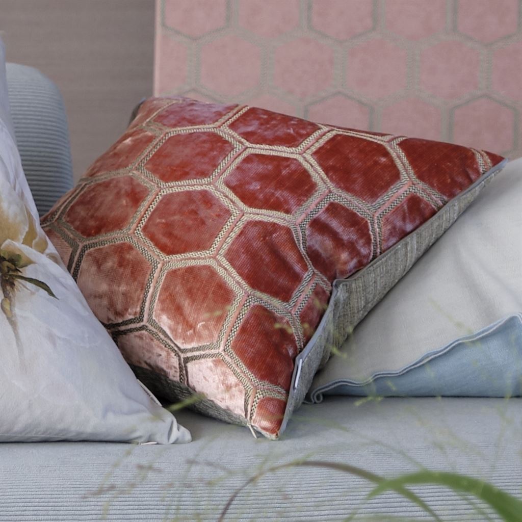 Kissen MANIPUR CORAL der Marke Designers Guild