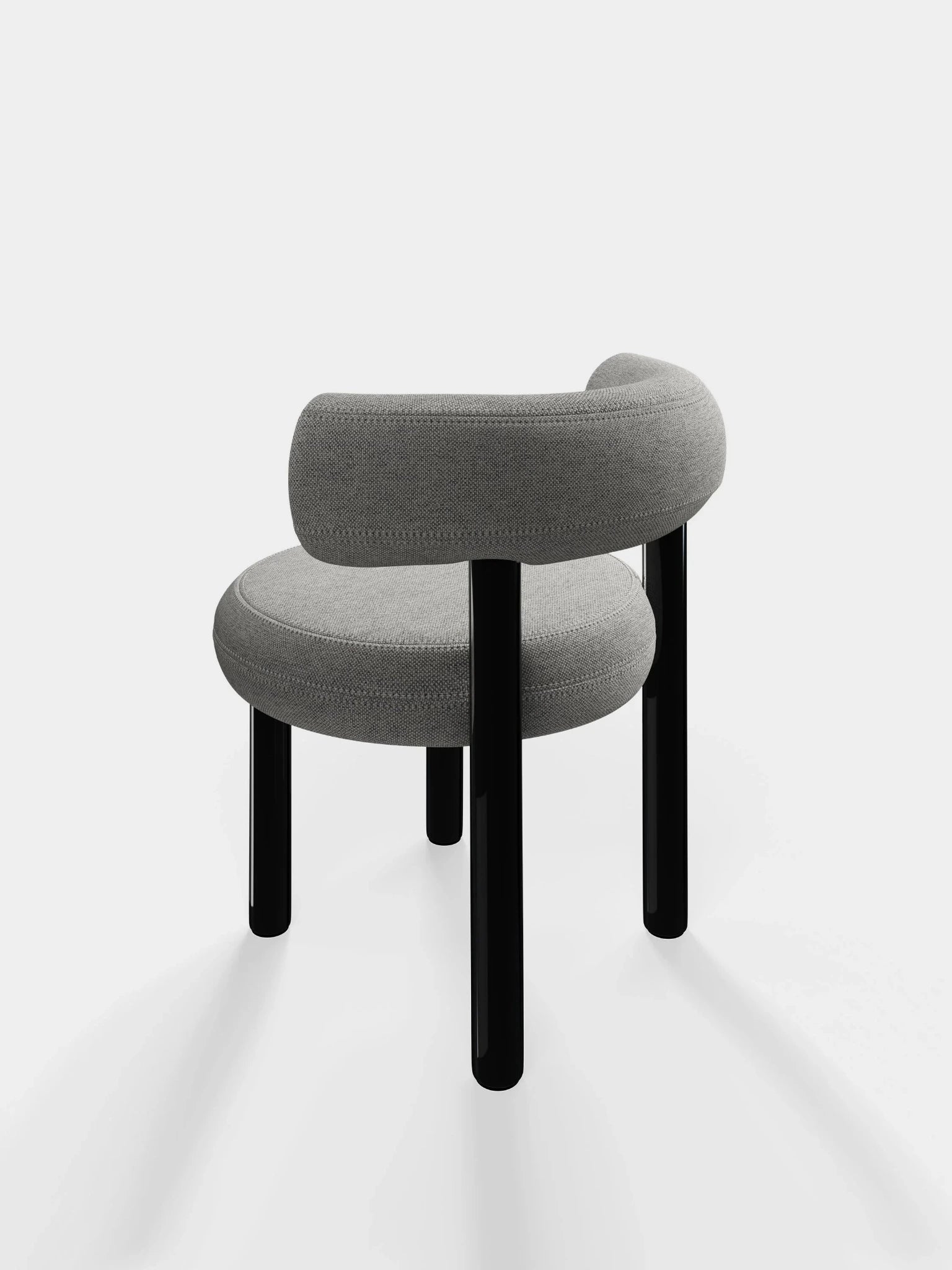 Grauer Designerstuhl für Wohnzimmer
