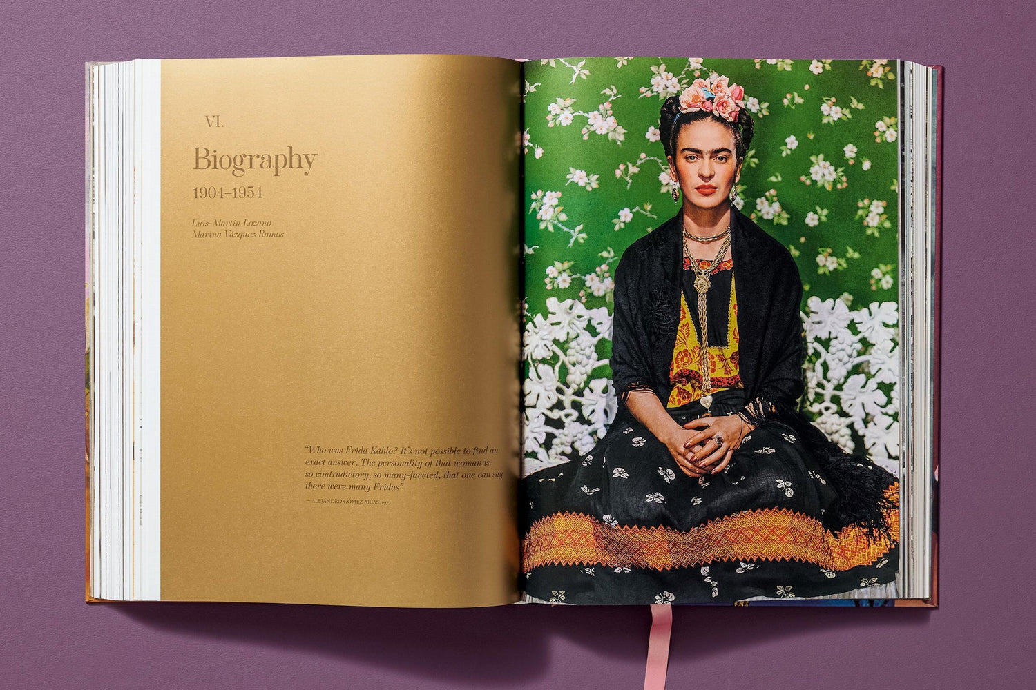 Biography - Frida Kahlo. The Complete Paintings XXL