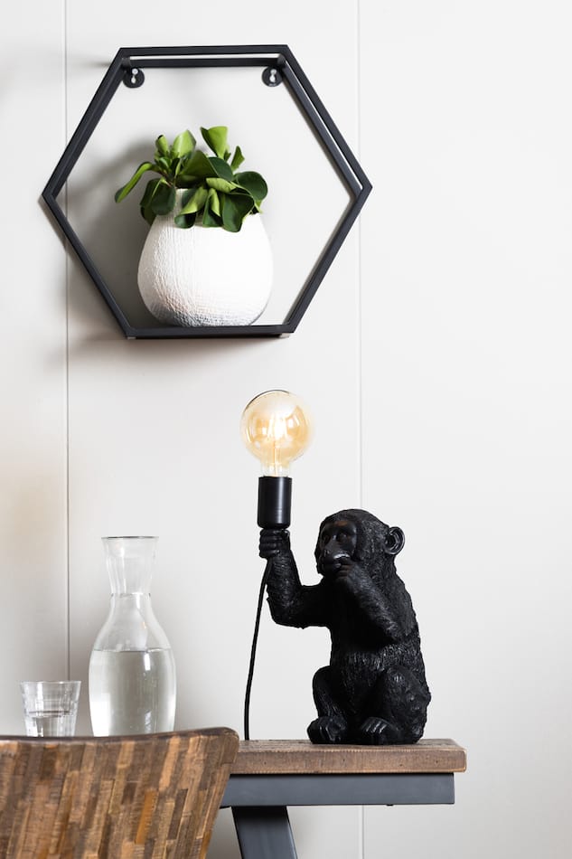 Inneneinrichtung mit Tischlampe MONKEY