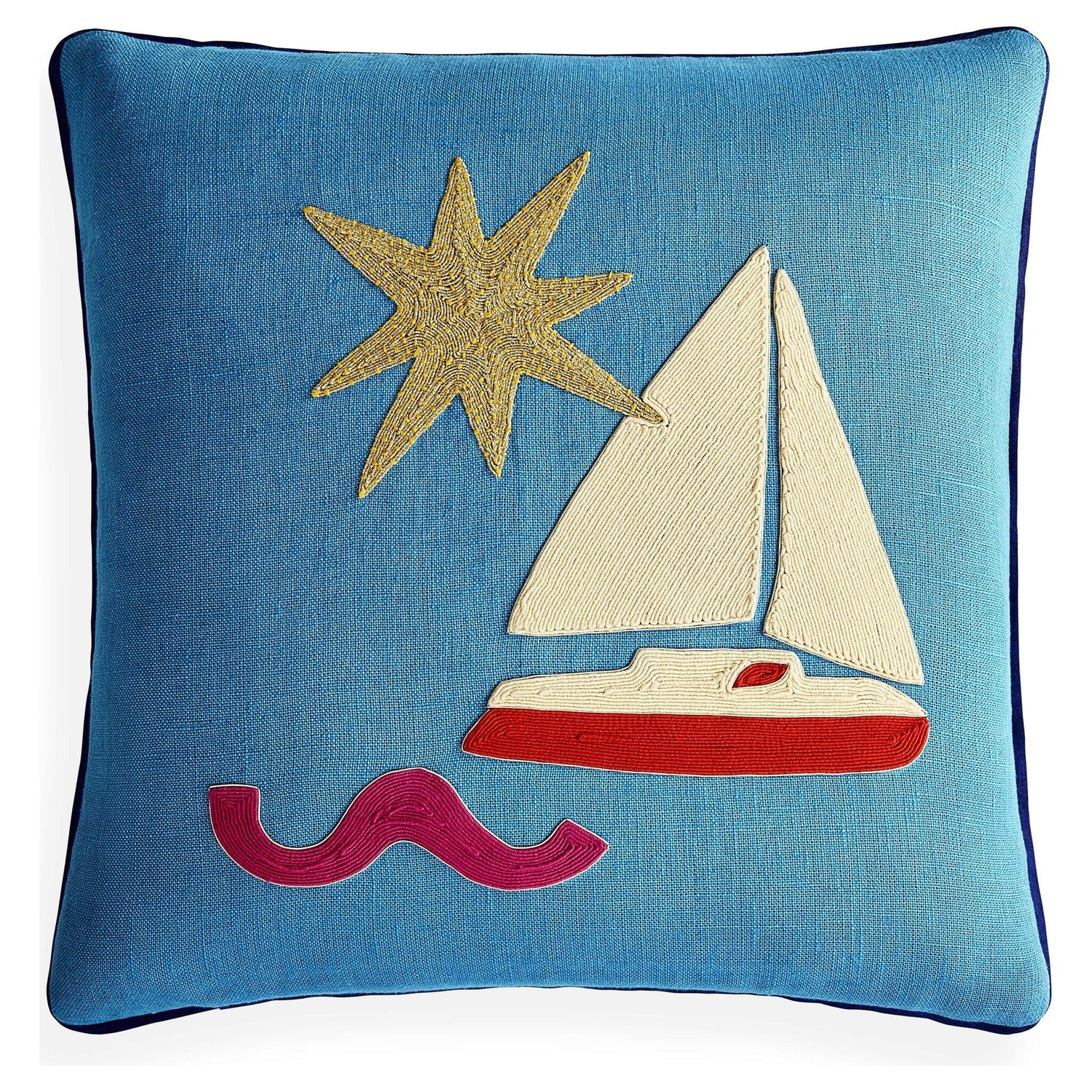 Maritimes Wohnkissen mit Segelboot-Motiv von Jonathan Adler