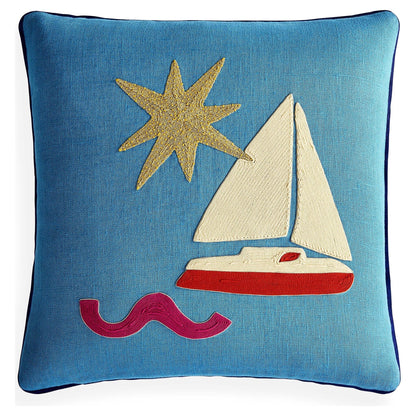Maritimes Wohnkissen mit Segelboot-Motiv von Jonathan Adler