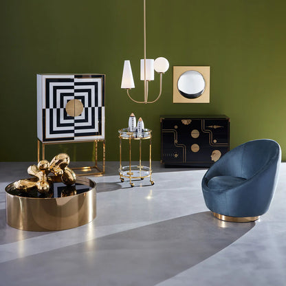 Die Gala Chest verleiht mit ihrem schwarzen Finish jedem Ambiente eine anspruchsvolle, zeitlose Note.