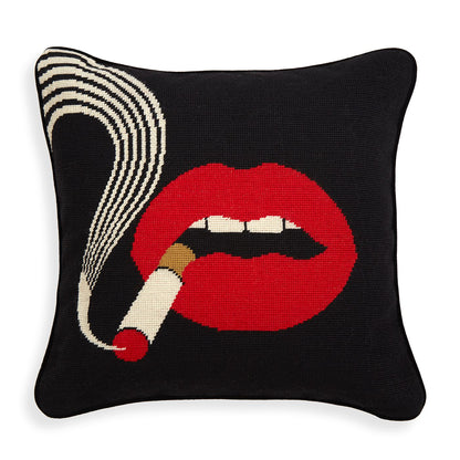Wollkissen mit Lippenmotiv auf schwarzem Hintergrund von Jonathan Adler