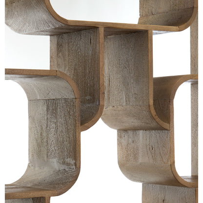 Dekoratives Eisenregal mit offenen Formen und markanter Struktur