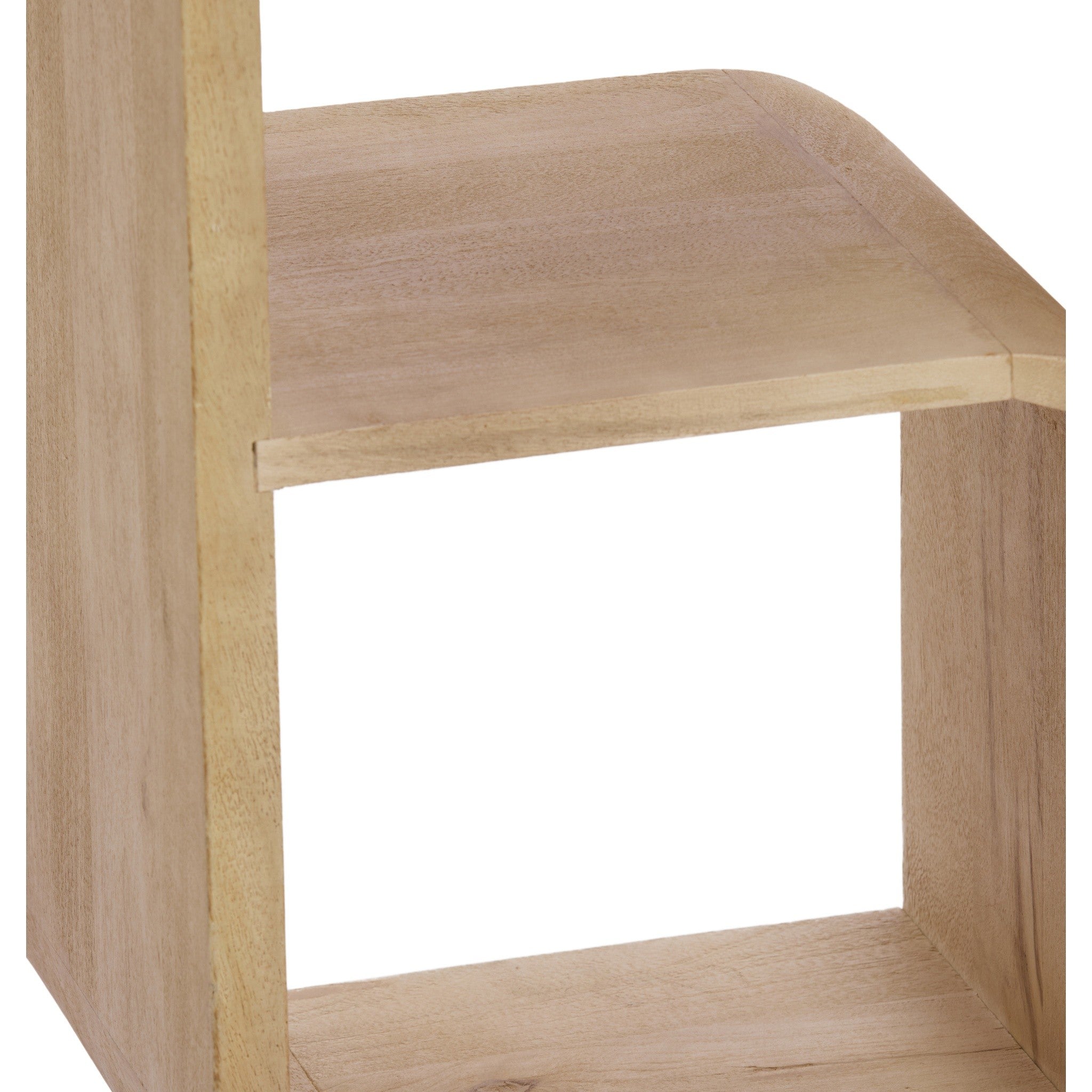 Modernes Holzregal in matt naturell als stilvoller Blickfang