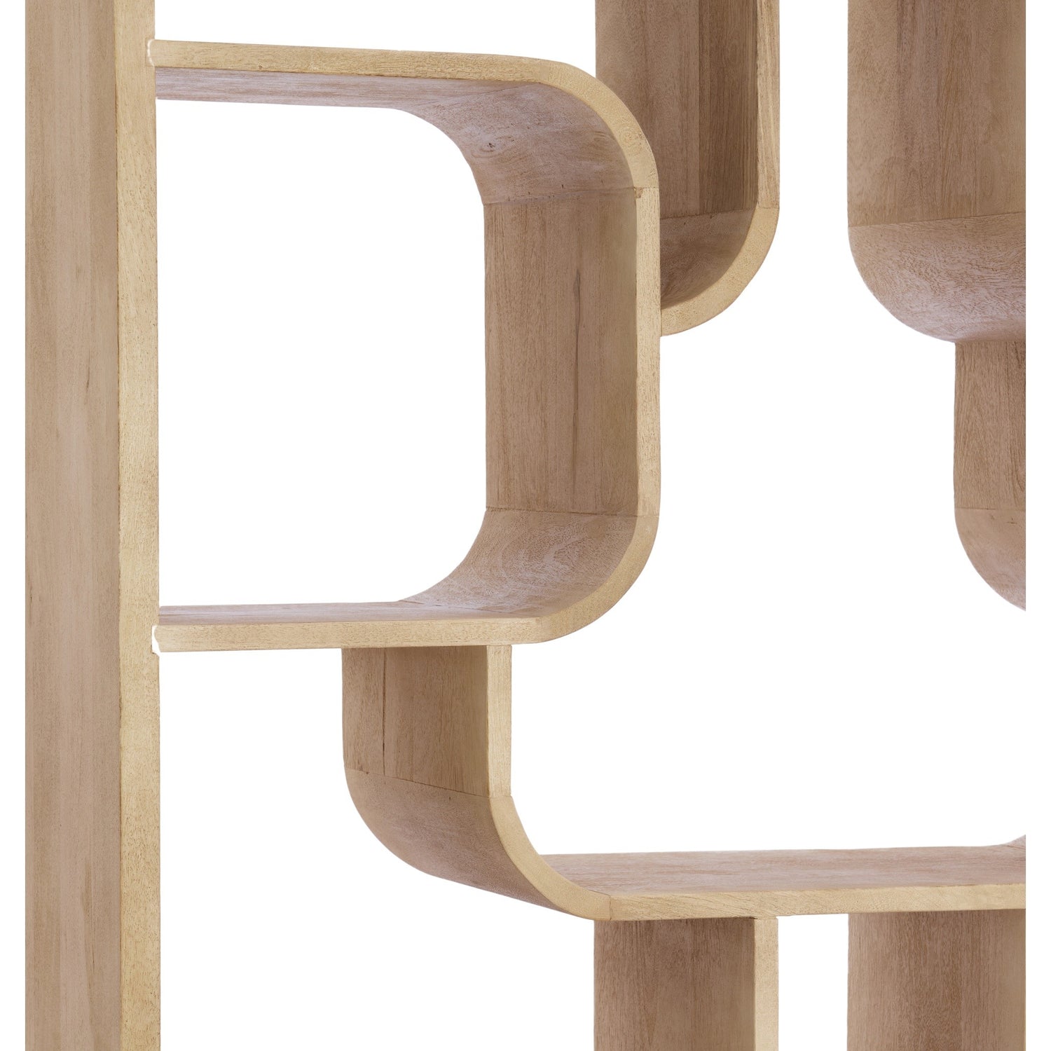 Elegantes Holzregal mit offenen Elementen in Mattoptik