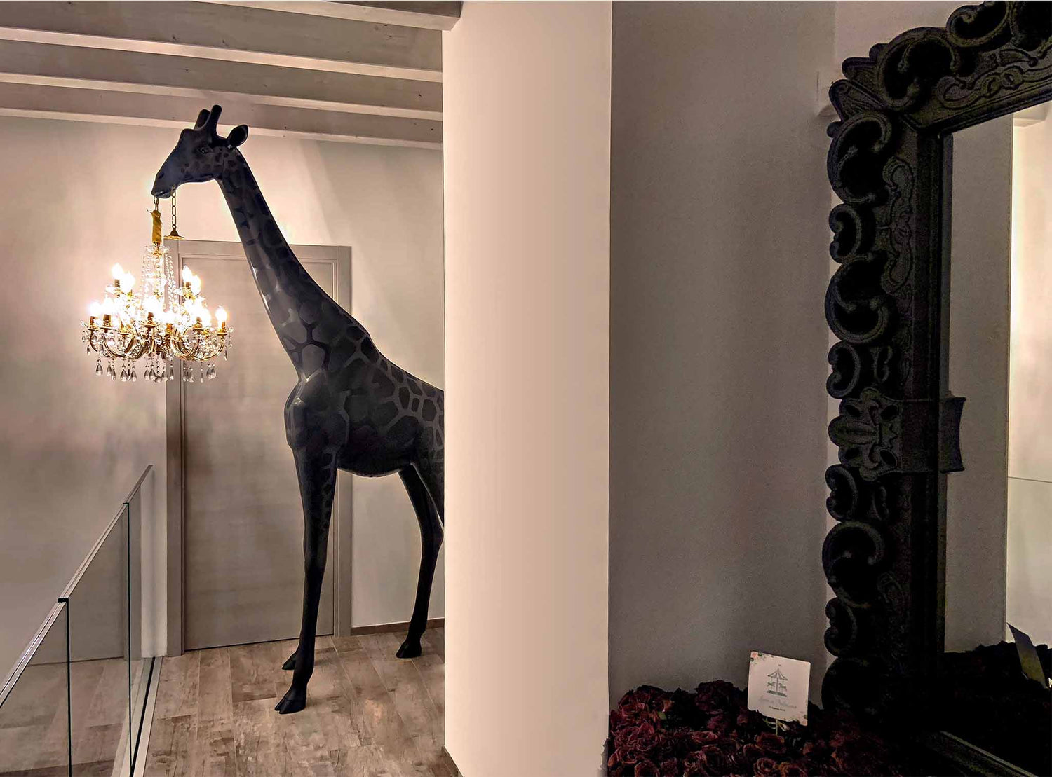 Stehleuchte GIRAFFE IN LOVE  INDOOR im Flur