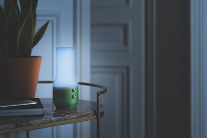 LED Tischleuchte inkl Lautsprecher &amp; Powerbank TERRACE + in vers. Farben der Marke Lexon
