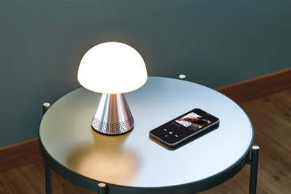 Audio-Tischlampe MINA L der Marke Lexon