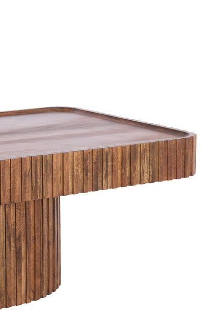 Holzcouchtisch mit skulpturalem Design