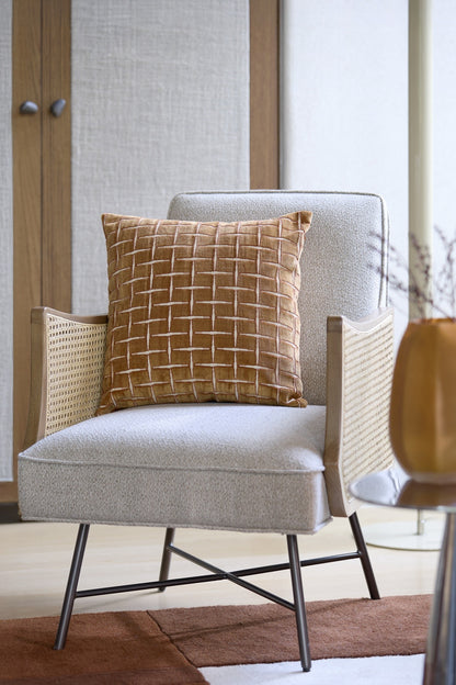 Moderner Sessel in Beige mit natürlicher Rattanoptik