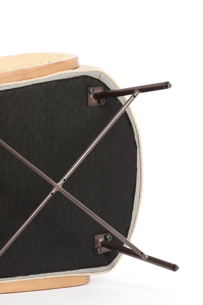 Sessel in Beige mit dekorativem Seitenteil aus Rattan