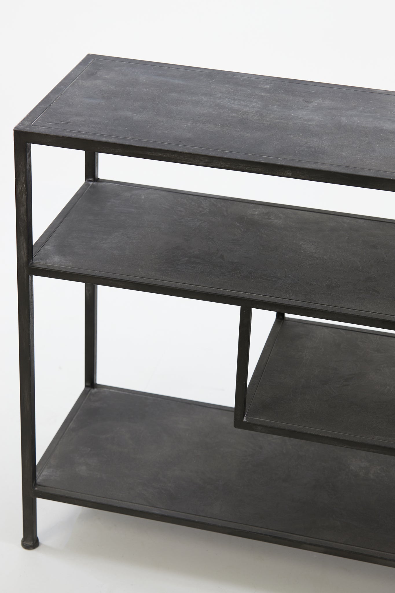 Sideboard YLAYA antik schwarz von Light &amp; Living