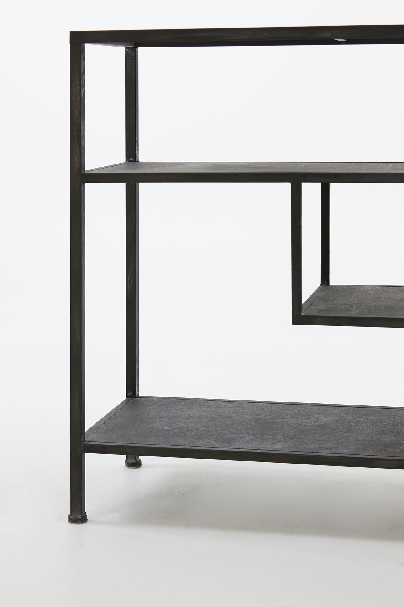 Sideboard YLAYA antik schwarz von Light &amp; Living