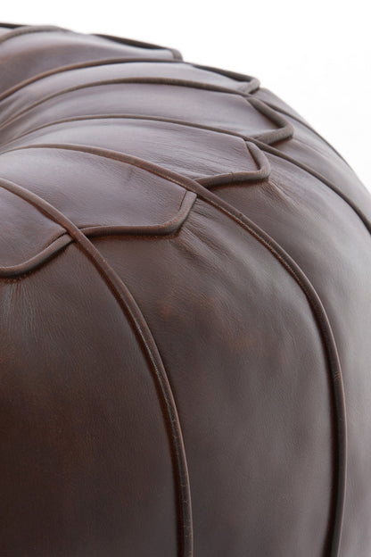 Dunkelbrauner Lederpouf als Fußablage von Light &amp; Living