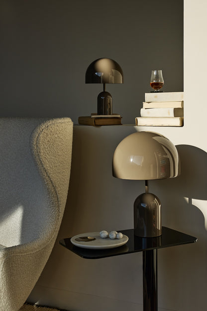 Wohnraum Dekoration - Bell Table Light in High-Gloss Taupe von Tom Dixon