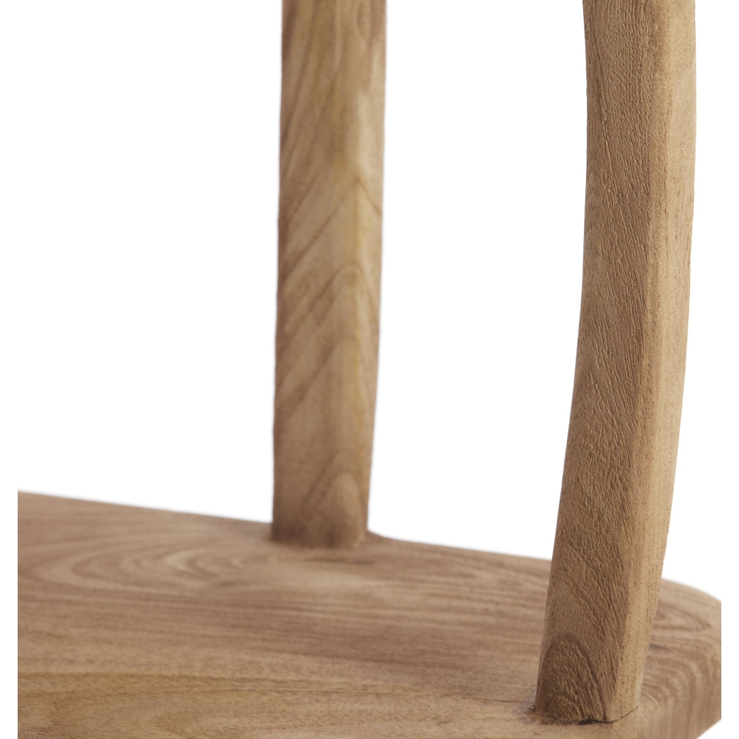 Skulpturales Regal mit asymmetrischen Ablageflächen