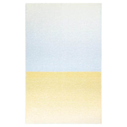 Hochwertige Wohndecke mit weichem Farbverlauf und dichter Struktur