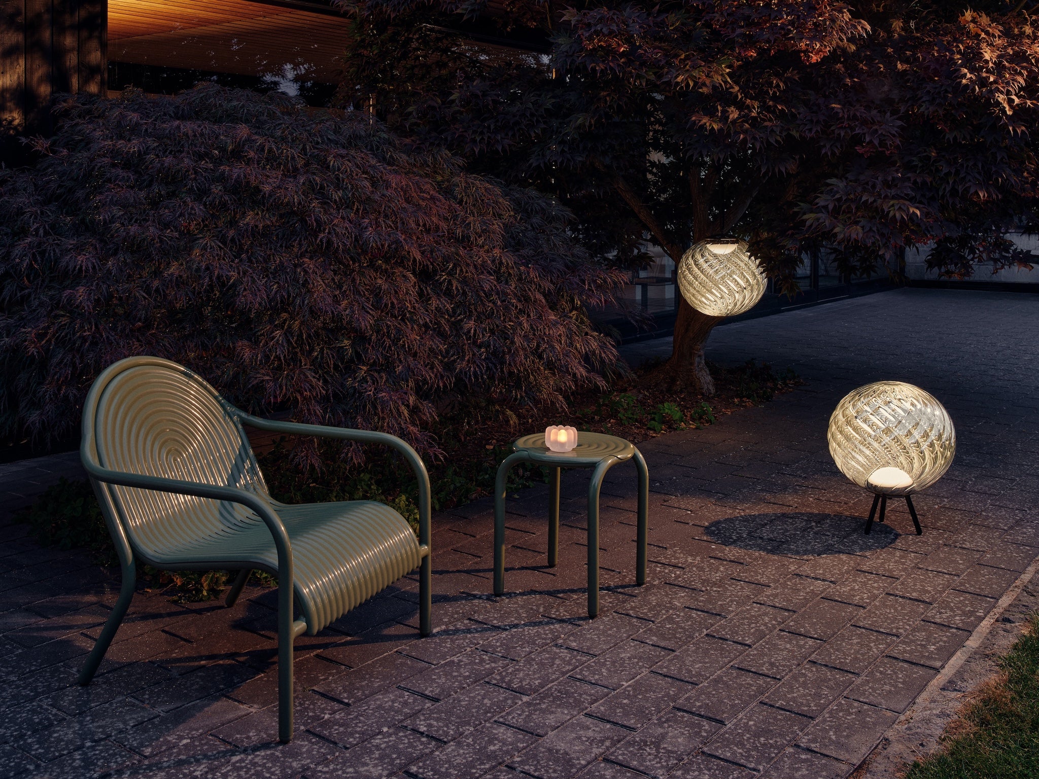 Outdoor mit Tom Dixon - Möbel und Leuchten