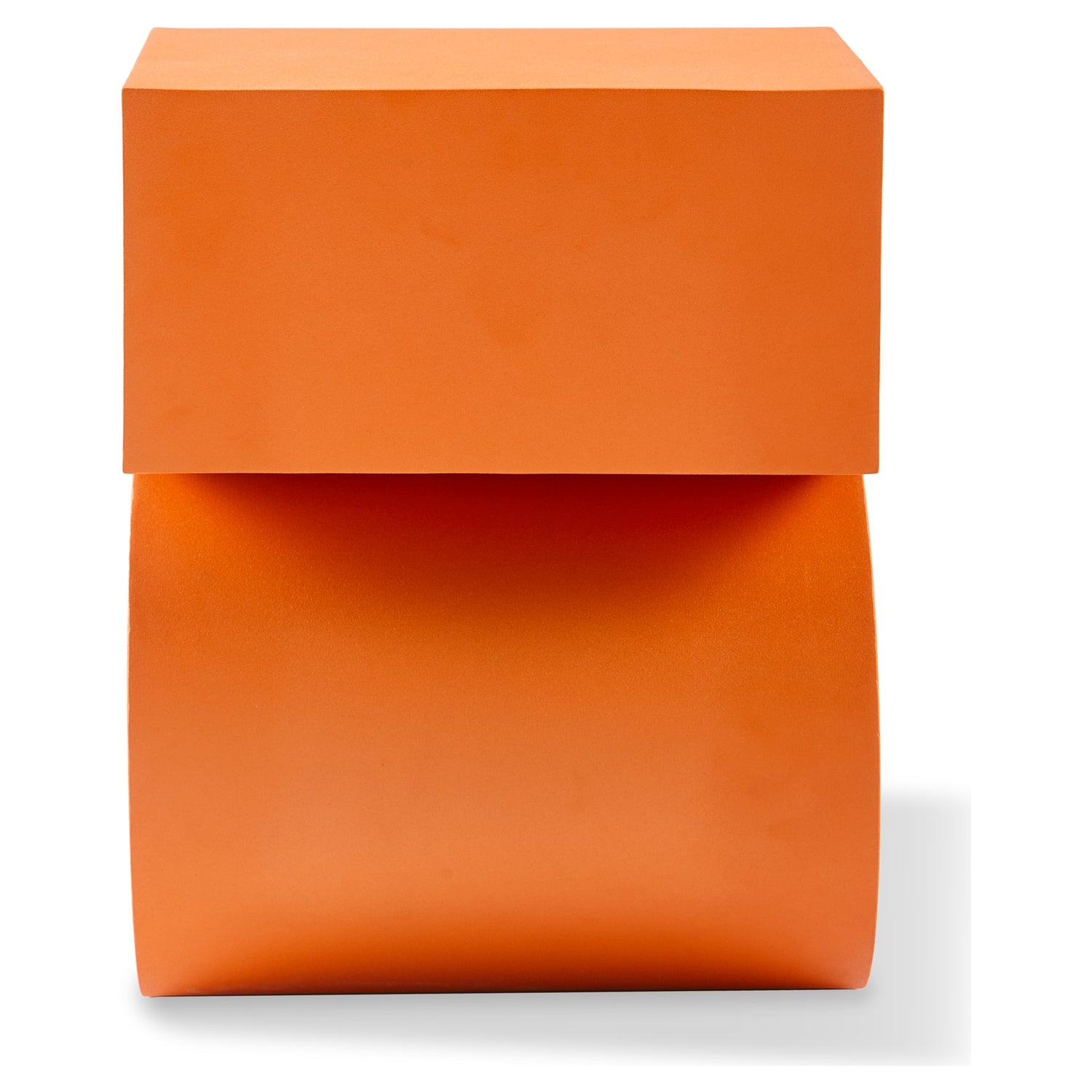 Pulverbeschichteter Beistelltisch als skulpturales Statement