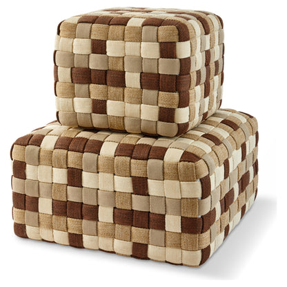 Geflochtener Design-Pouf in natürlichen Beige- und Brauntönen