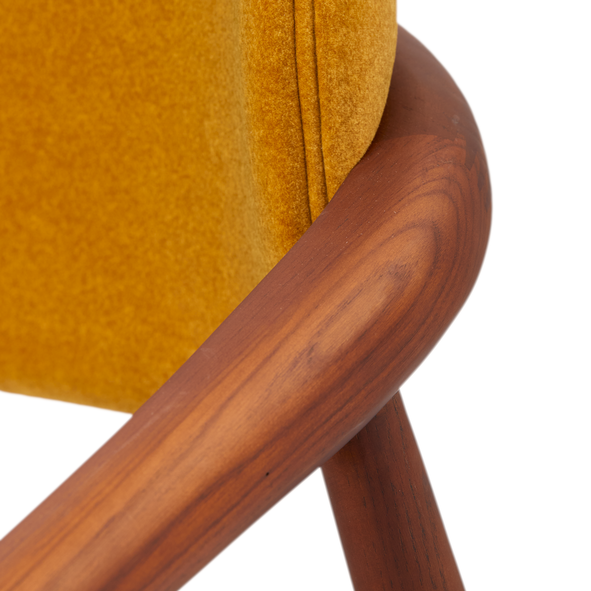 Gelber Polsterstuhl mit geschwungenem Eschenholzrahmen