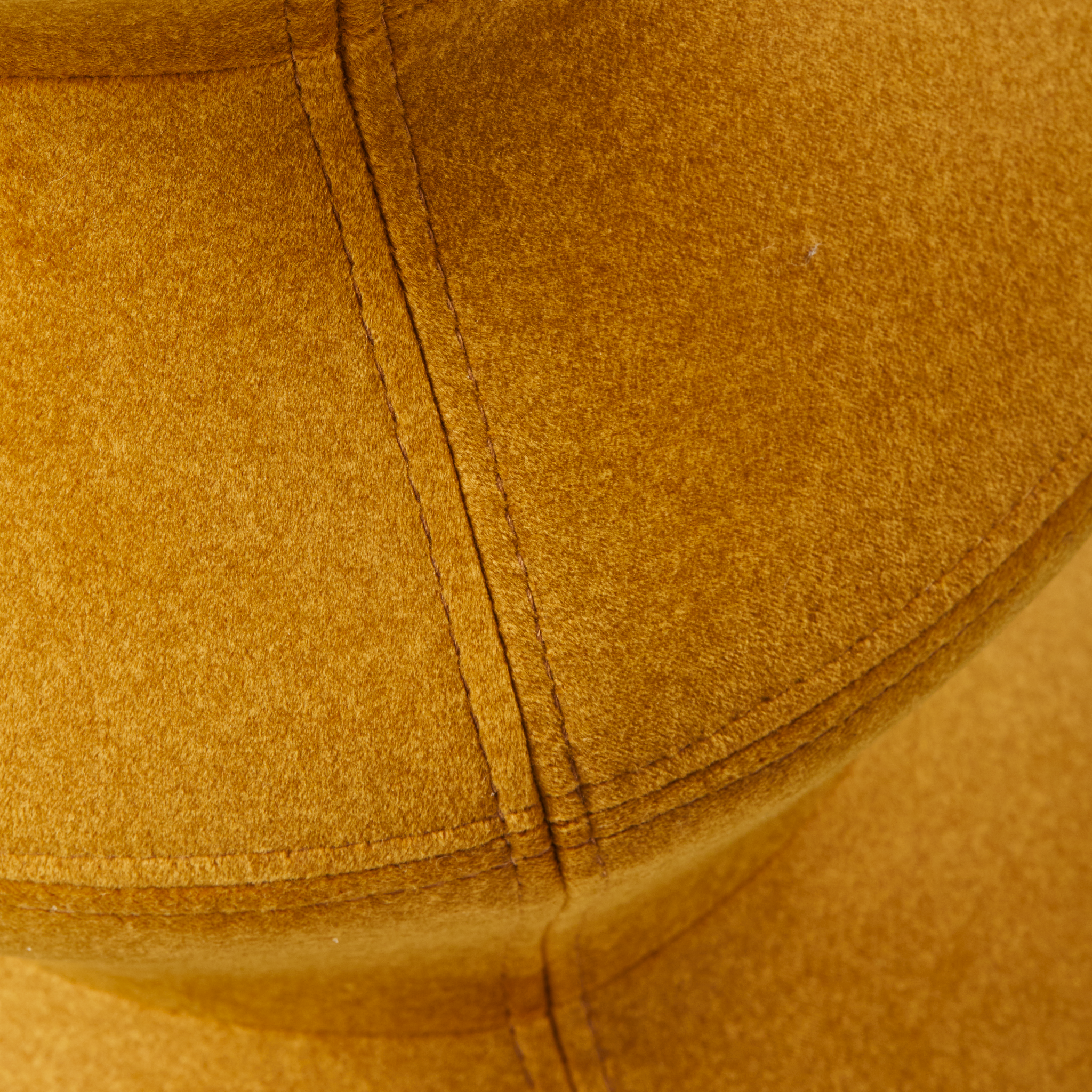 Gelber Soft Zig Zag Stool von Pols Potten mit organischer Form