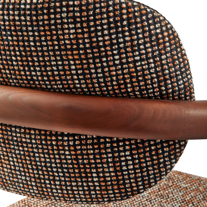 Pols Potten Henry Stuhl mit texturiertem Speckle-Stoff und Holzgestell