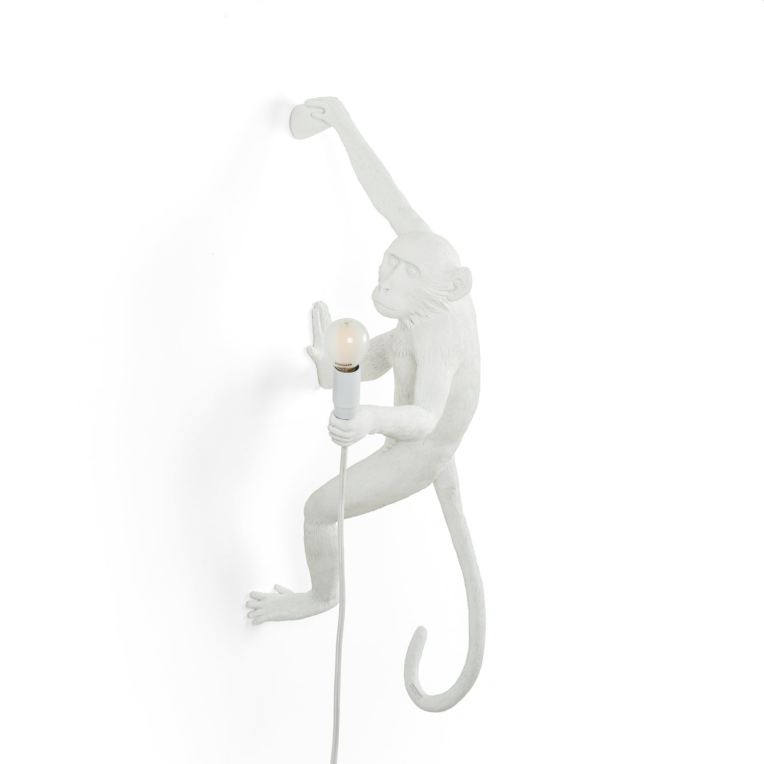 Seletti Monkey Lamp Right 01 – hängende Affenlampe in Weiß