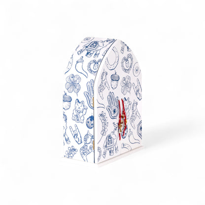 LUCKY TEMPLE von Antar Elena Borghi mit Symbolen für Glück und Schutz