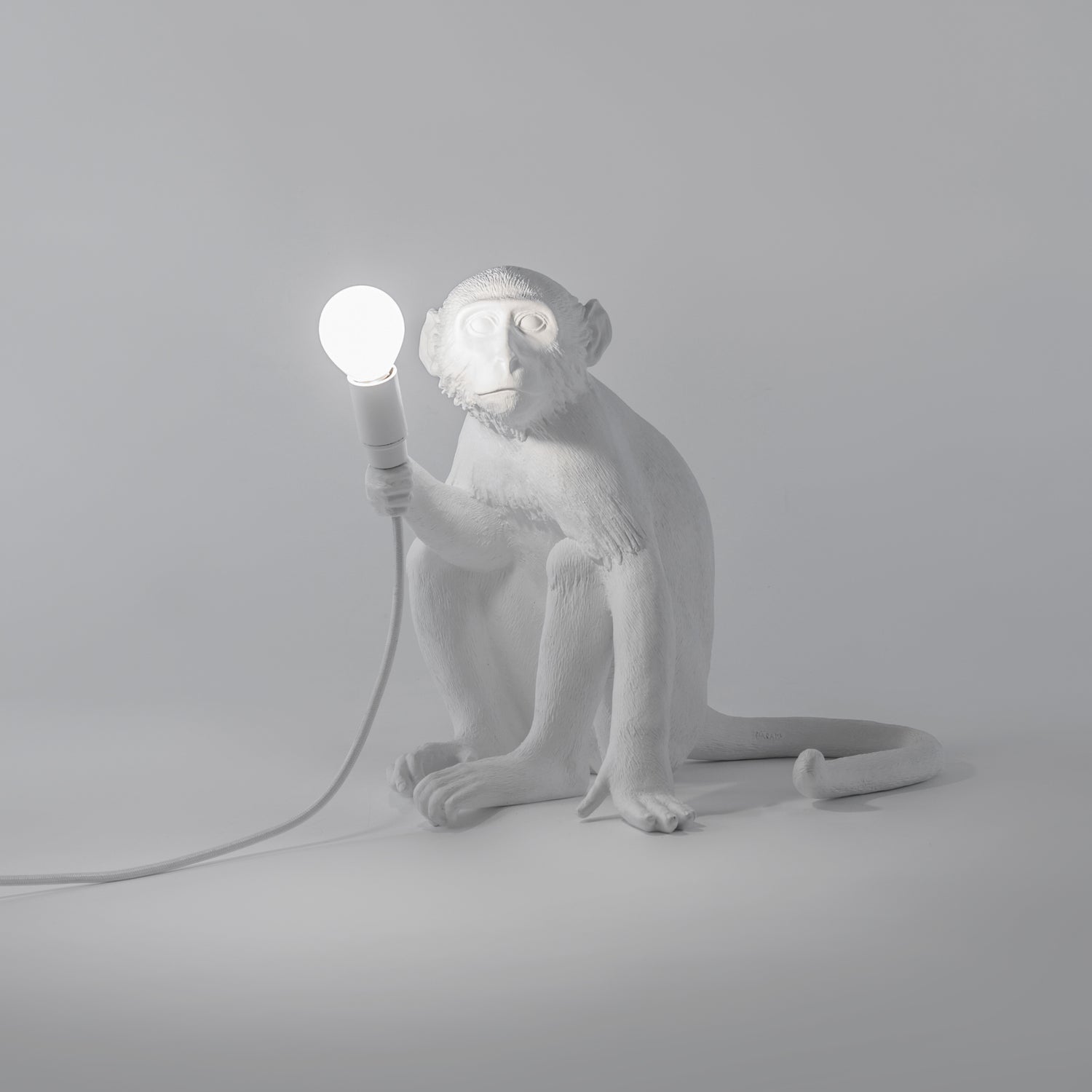 Seletti Affenlampe sitzend – Design von Marcantonio