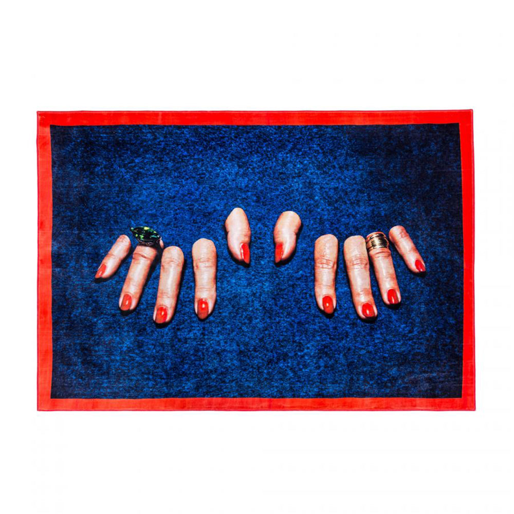 Teppich FINGERS in blau und rot von Seletti