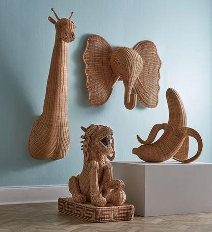 Skulptur WICKER BANANA natur Rattan von Jonathan Adler