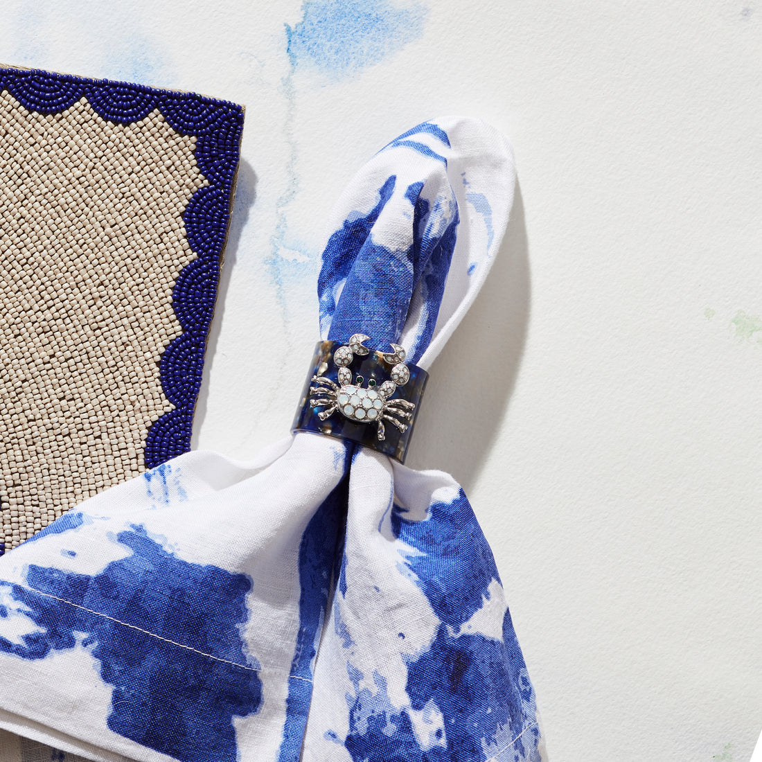 Maritime Tischdekoration mit Krabbenmotiv von Joanna Buchanan